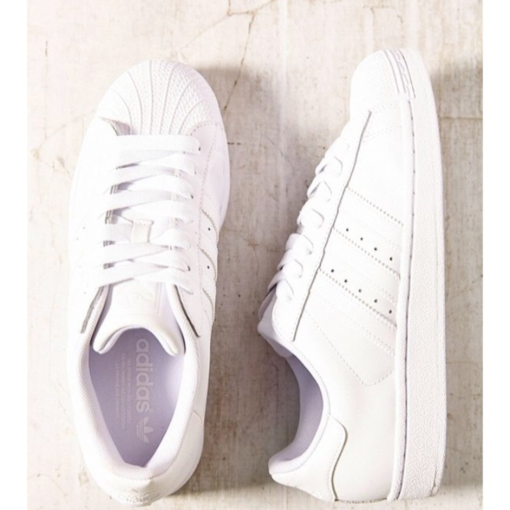 Adidas superstars